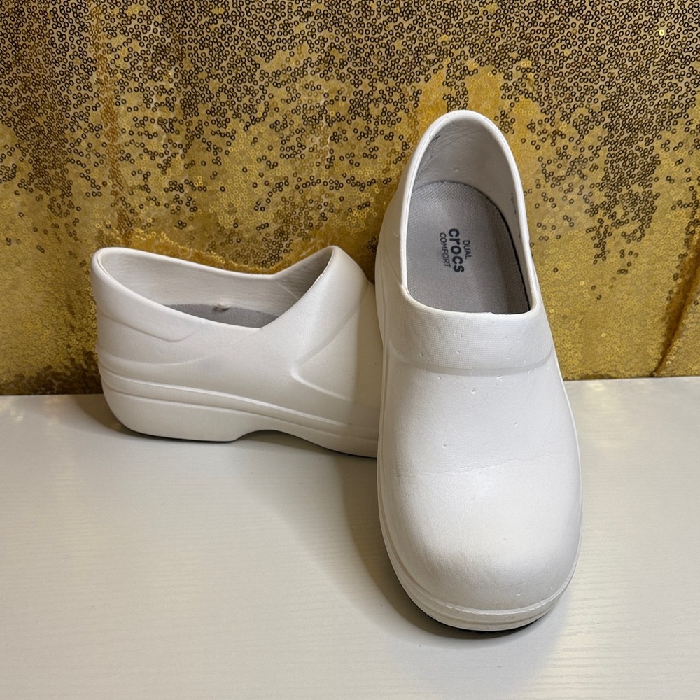 CROCS Womenâs Neria Pro ll Work clogs Classic White Slip-On Shoes